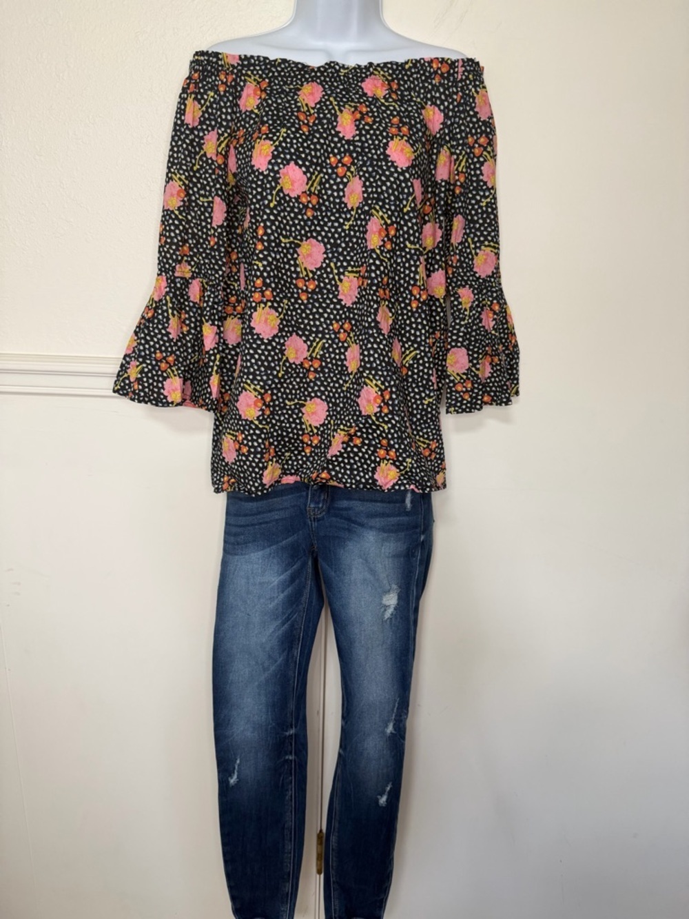 Sara Campbell Black Off-Shoulder Blouse with Pink Floral Pattern size S